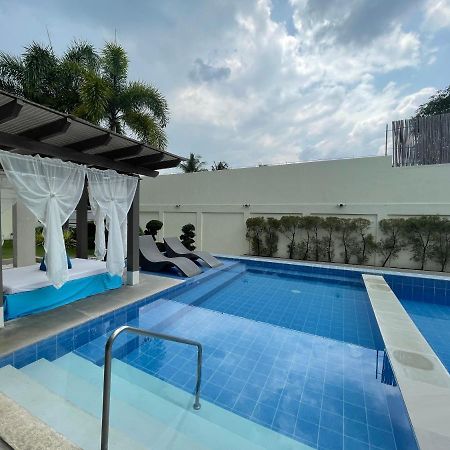 Ezekiel'S Private Hot Spring Resort Calamba  Bagian luar foto